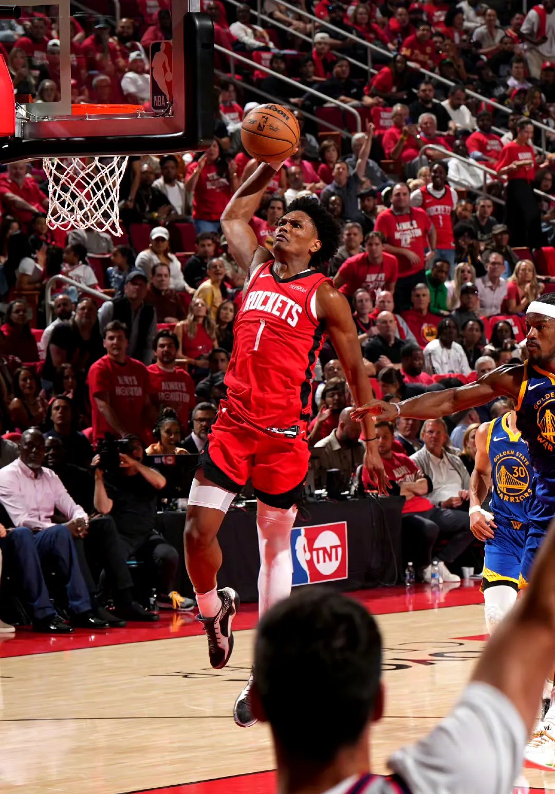 老鹰力克火箭，豪取五连胜的简单介绍