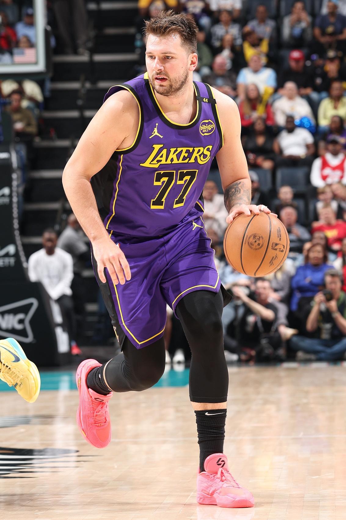 独行侠主场告捷,卢卡-东契奇梦幻表演 独行侠主场告捷,卢卡-东契奇梦幻表演