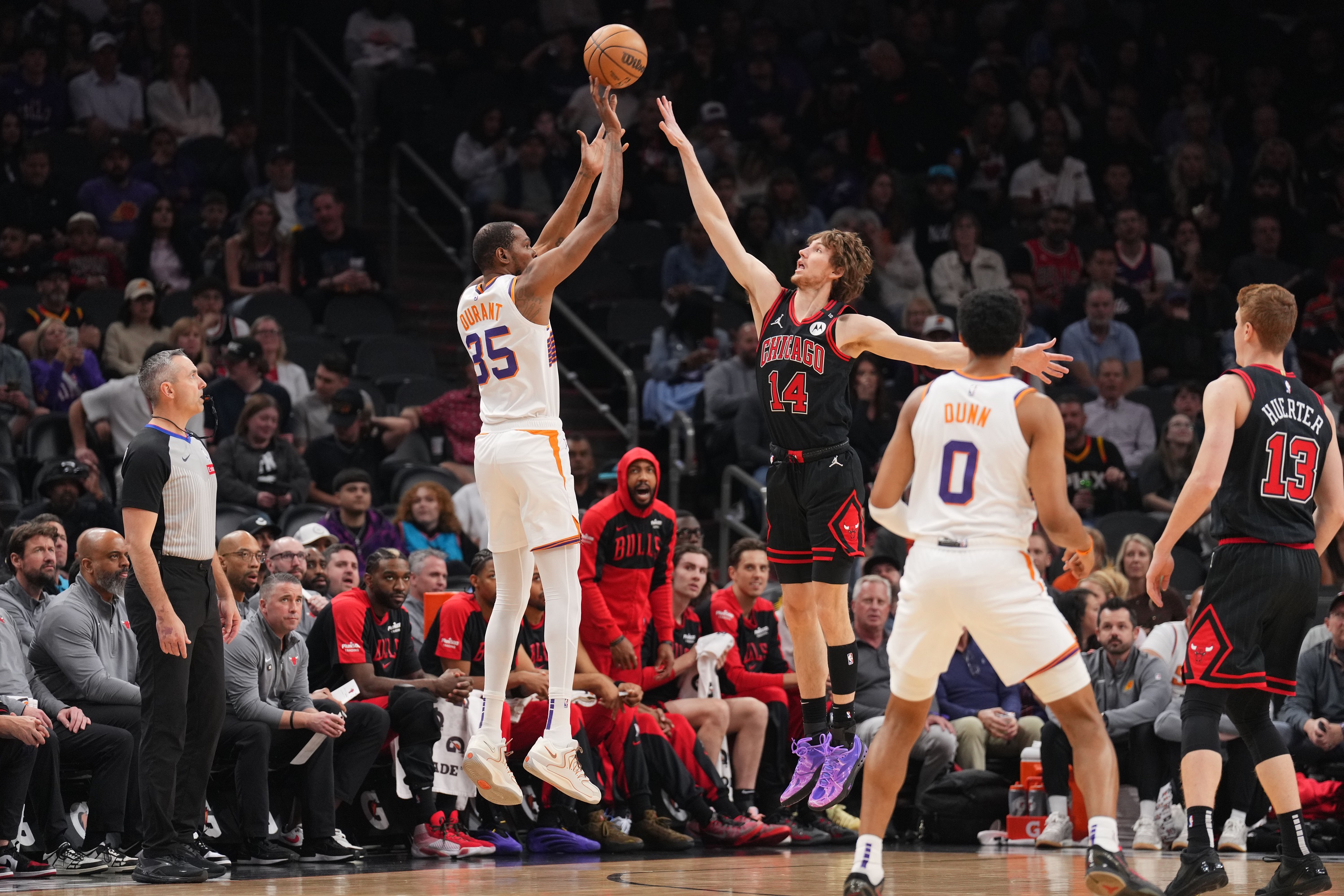 世俱杯奖金-公牛险胜爵士，武切维奇点燃赛场