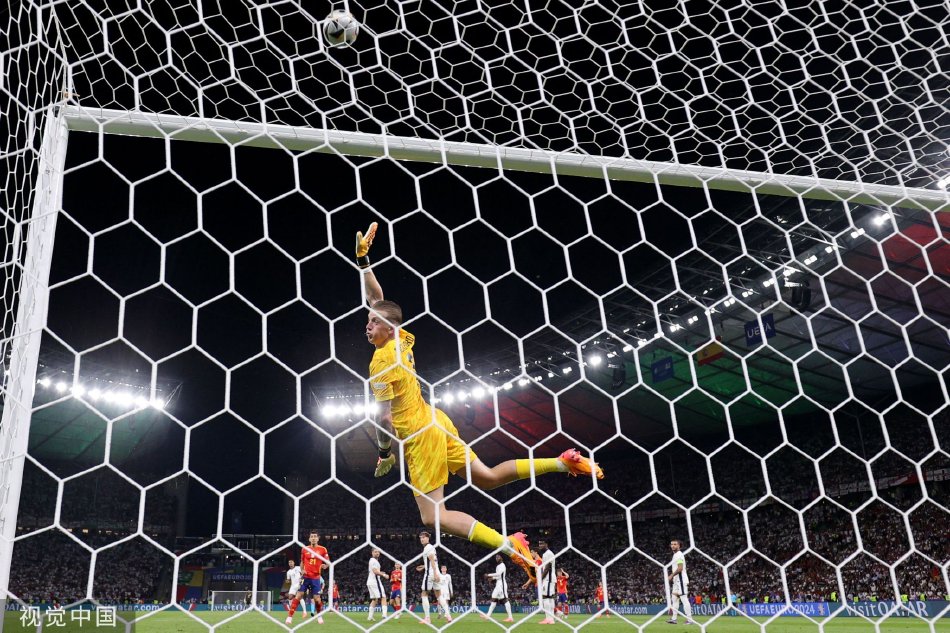 世俱杯2025-阿根廷完胜马德里竞技，奥亚尔萨瓦尔高光表现