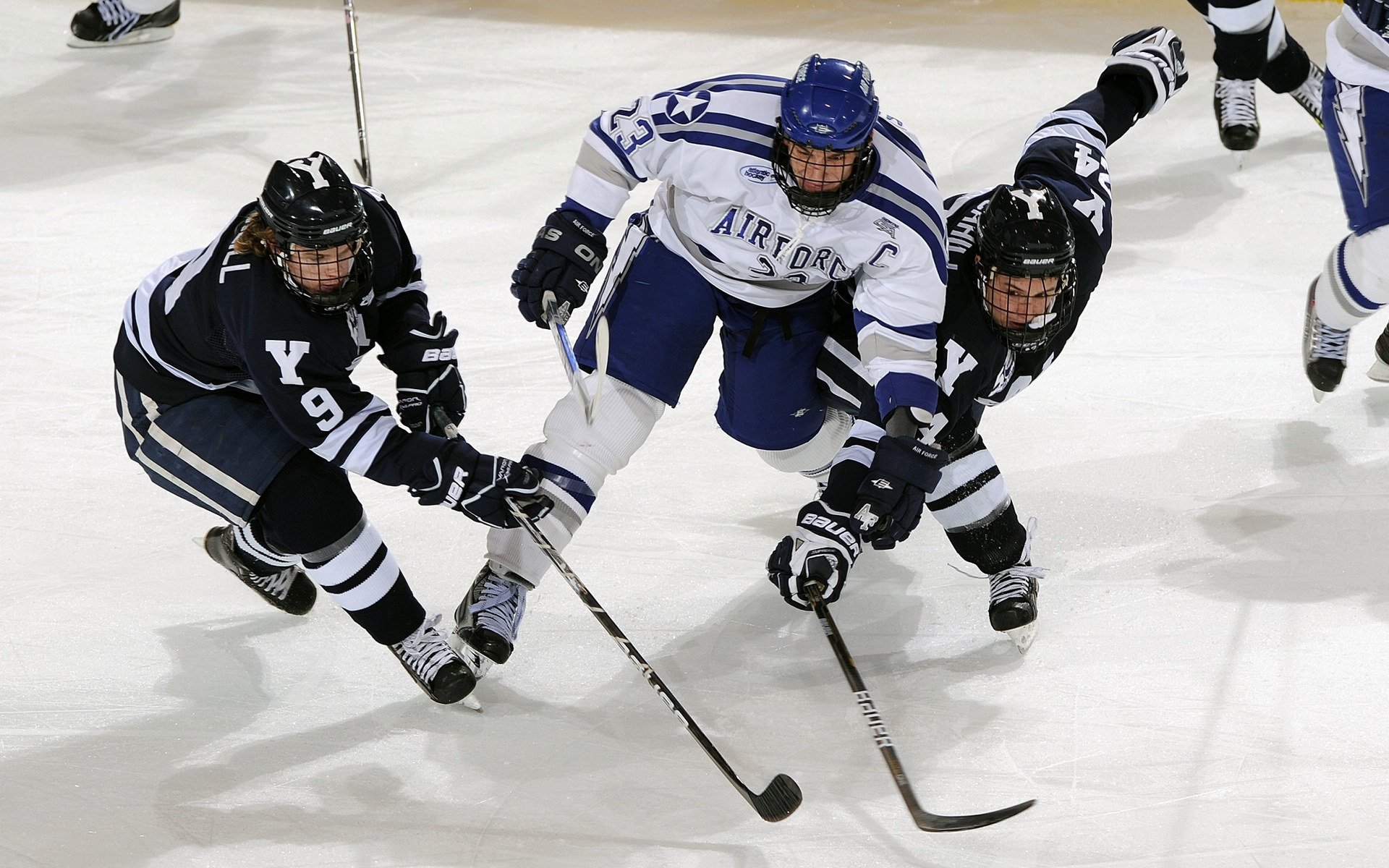 冰火交锋，东决关键战，加拿大式篮球轻取国际米兰防线