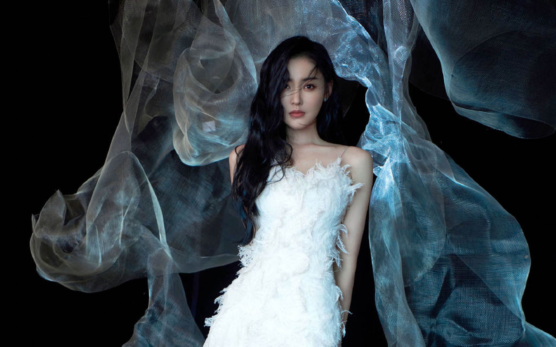 德甲争冠战白热化，曼联硬仗取胜莱比锡红牛彰显欧冠韧性