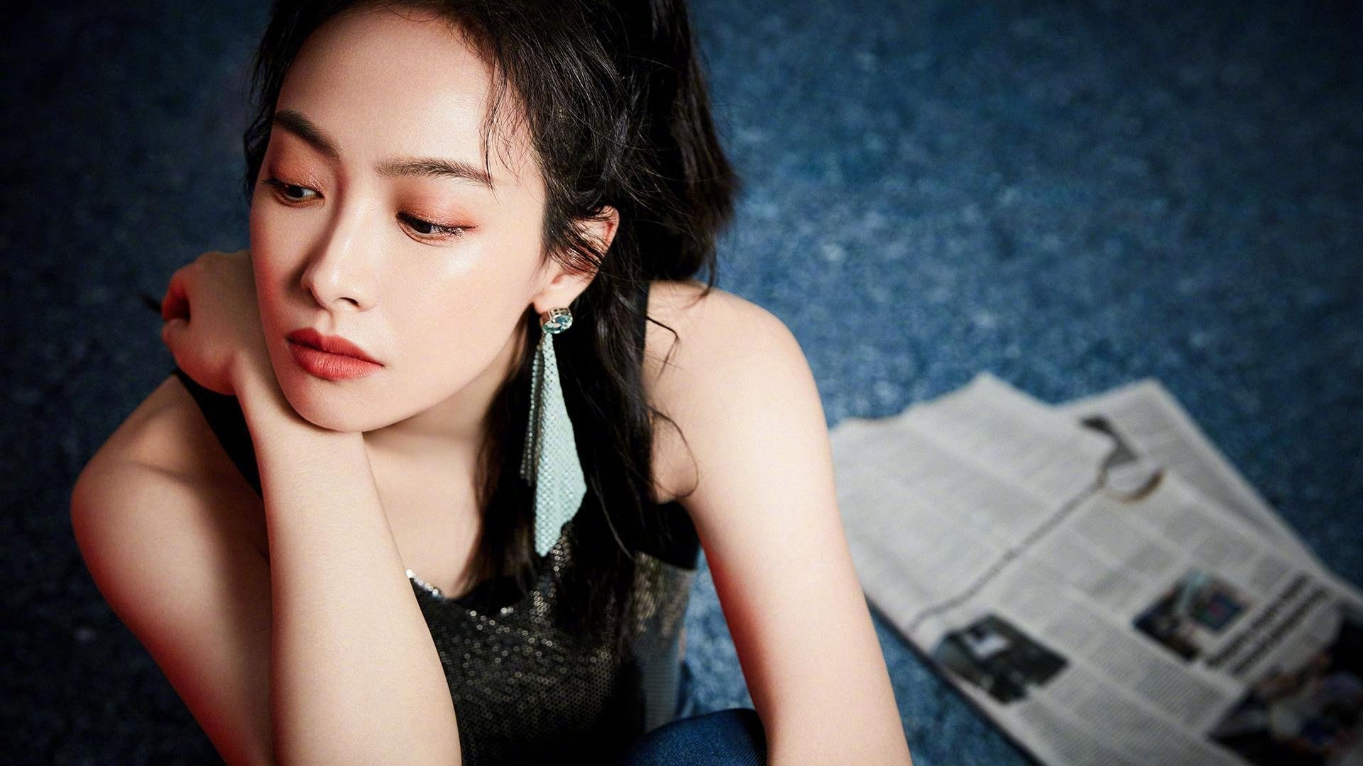 弯道与绿茵,当F1的物理诗篇遇见足球的量子美学