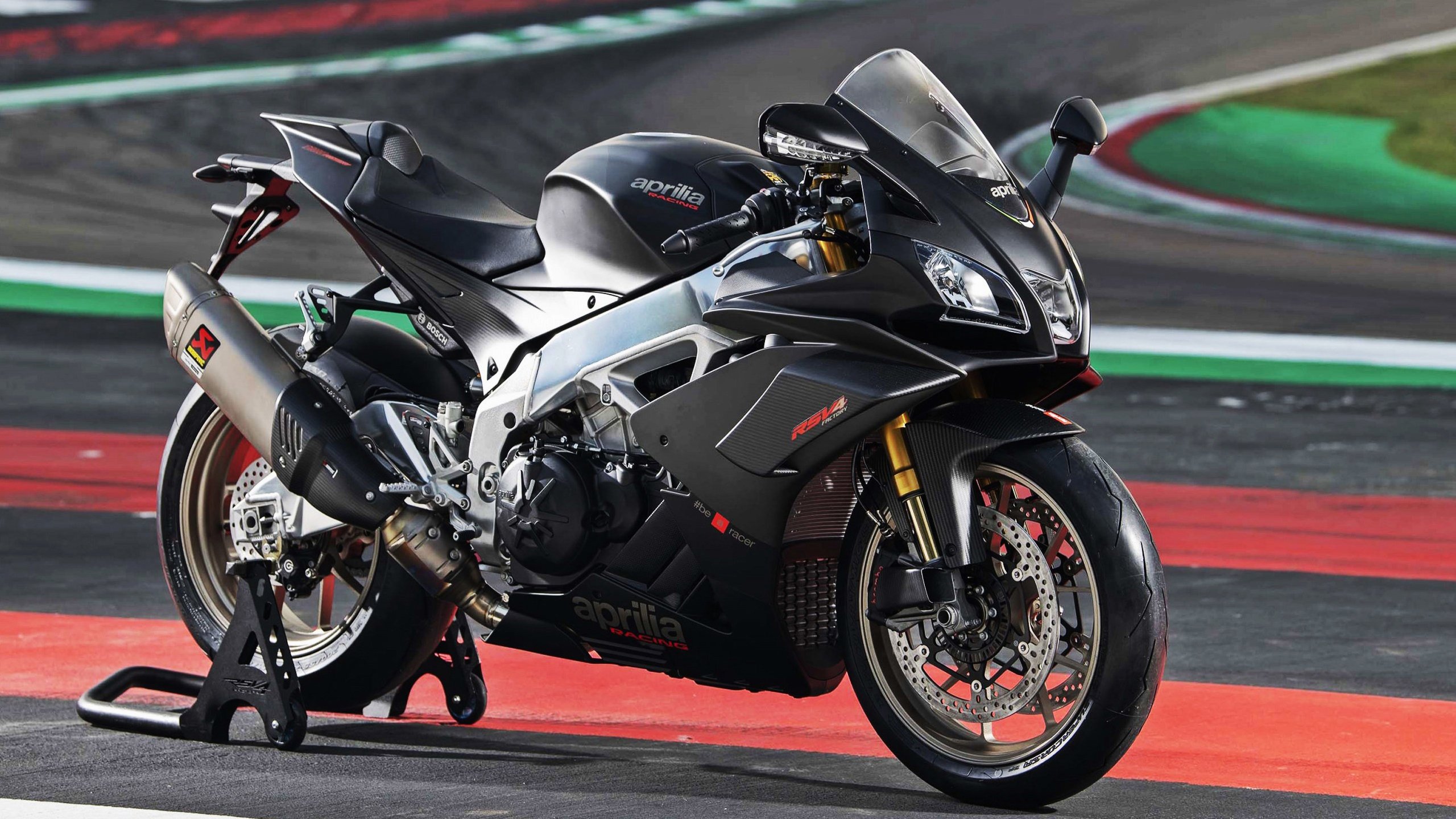 布克加时赛力挽狂澜，活塞鏖战险胜吉林