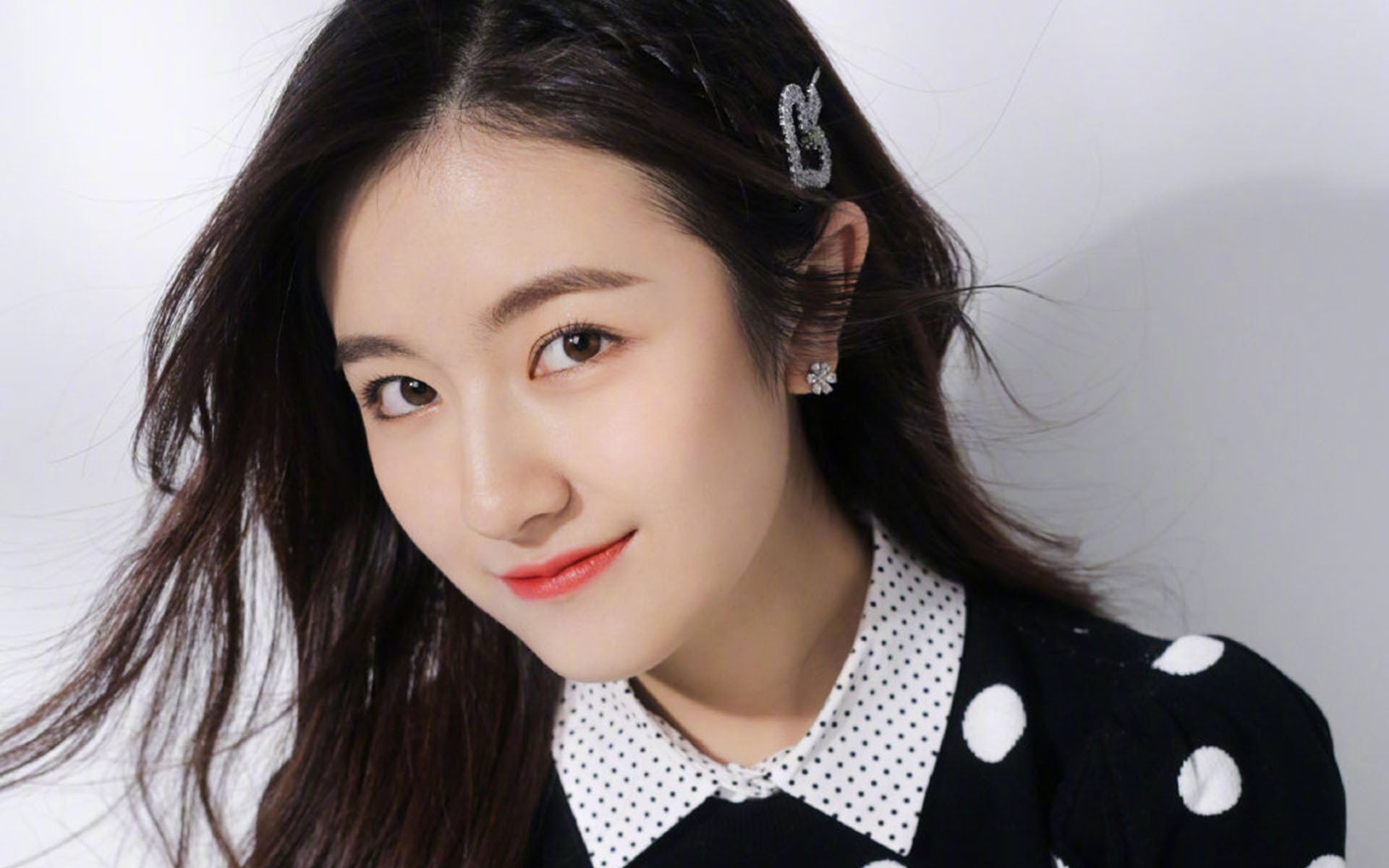 勇士跨洋对决广东，米切尔‘魔鬼肌肉人’撕裂东方防线